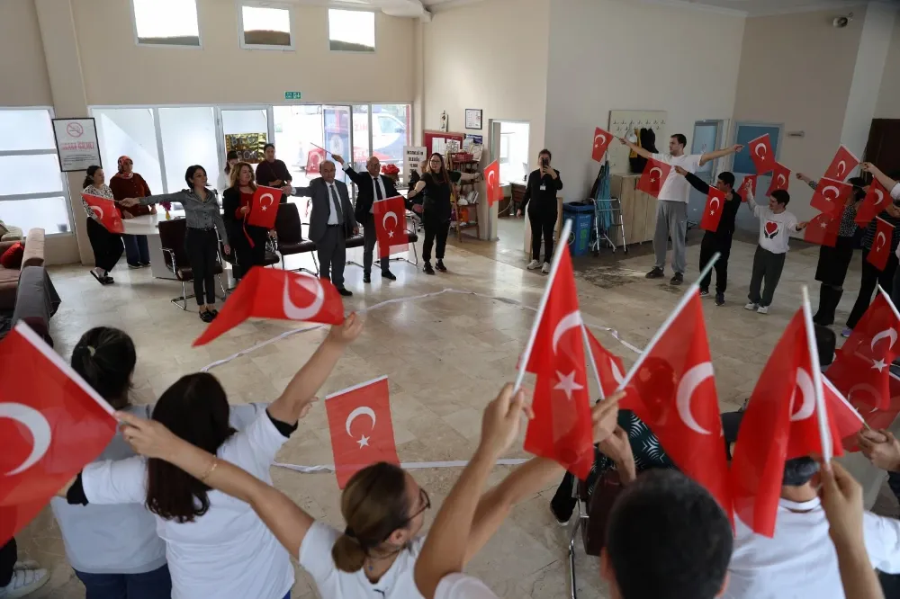 Engelsiz Yaşam Merkezinde 29 Ekim Coşkusu