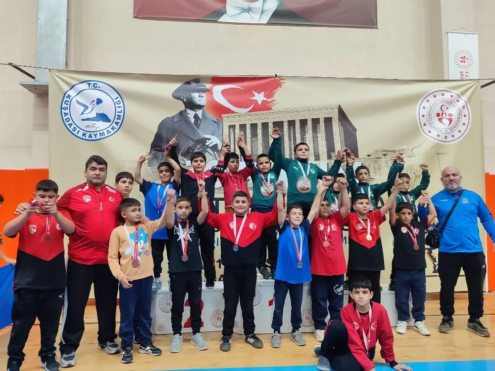 Yunusemreli Güreşçiler Kuşadası’ndan Şampiyonlukla Döndü