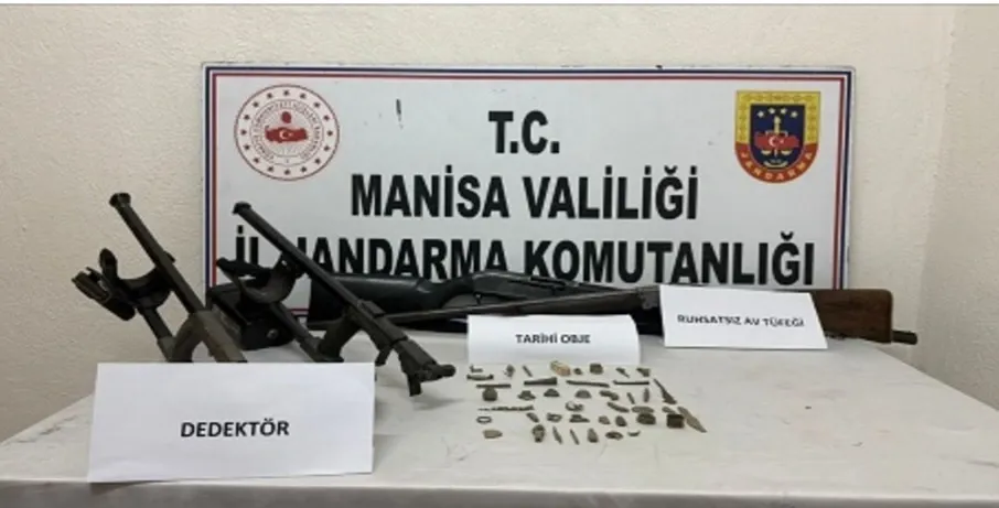 Turgutlu Jandarma’dan Aranan Şahıslara Nokta Operasyon