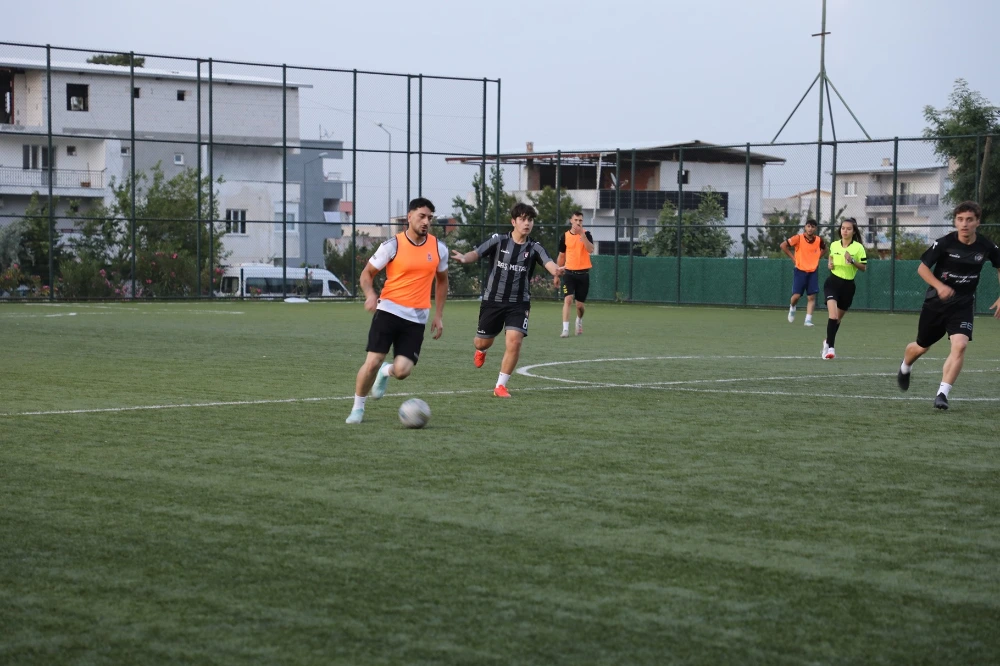 GENÇLİK HAFTASI FUTBOL TURNUVASINDA ŞAMPİYON KARAYAZI SPOR OLDU