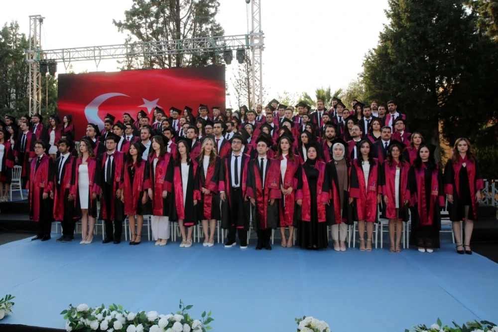MCBÜ Tıp Fakülteli Genç Hekimler Sağlık Ordusuna Katıldı