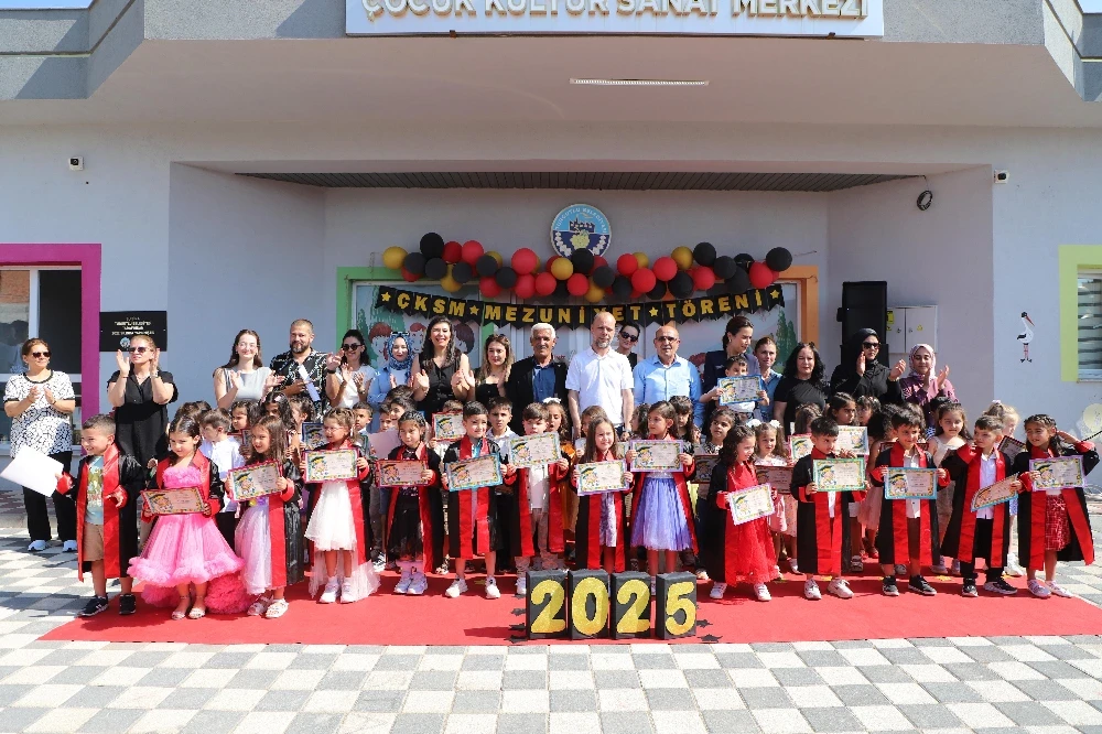 Turgutlu’da Miniklerin Mezuniyet Coşkusu